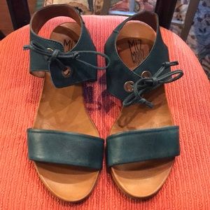 Mix Mooz Size 8/Euro 38 Turquoise Low Heels